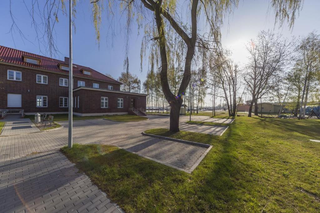 Centrum Zeglarskie Domki Kempingowe Szczecin Exteriör bild