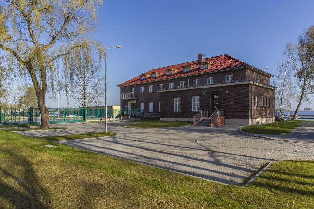 Centrum Zeglarskie Domki Kempingowe Szczecin Exteriör bild