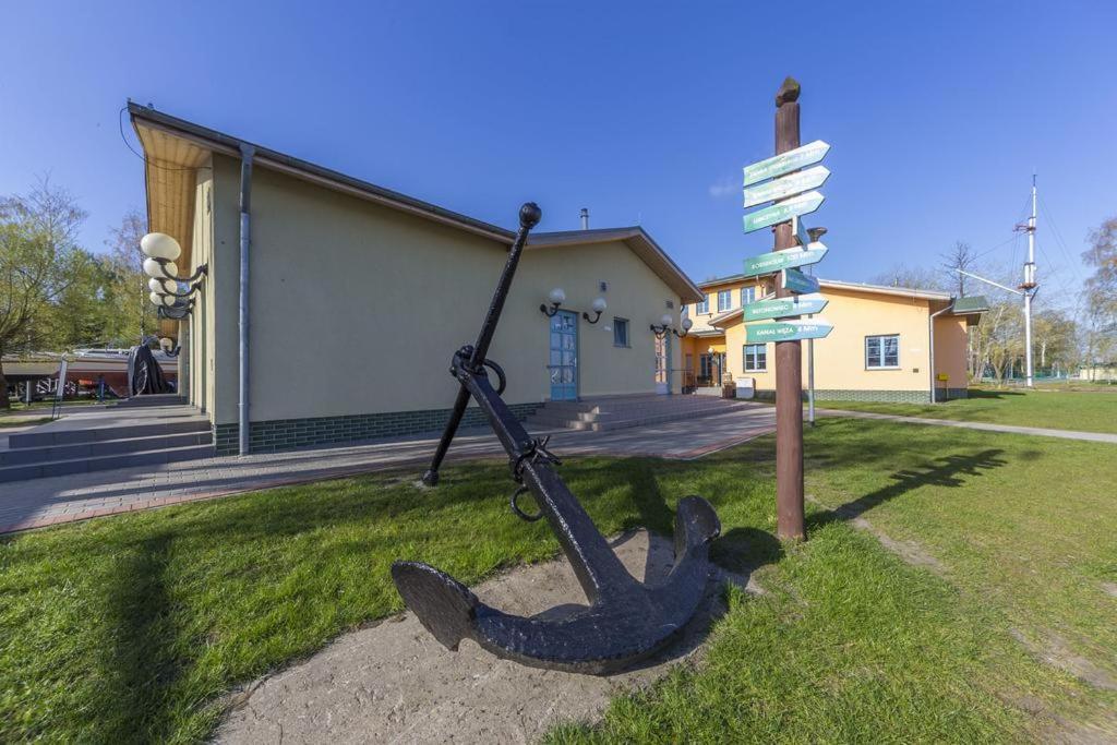 Centrum Zeglarskie Domki Kempingowe Szczecin Exteriör bild